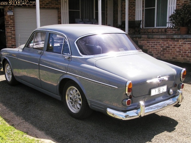 Volvo 120-130 -- 1961 122S